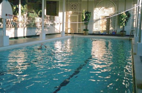 5555 Sheridan Rd, Chicago IL  60640-1609 exterior