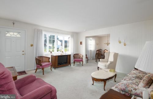 304 Donnelly Ave, Chester, PA 19014-2714