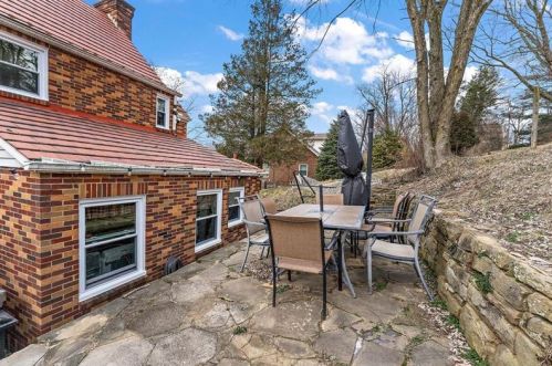 1769 Bower Hill Rd, Pittsburgh PA 15243-1508 exterior