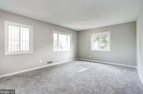 872 Bellevue St, Washington DC 20032-6002 exterior