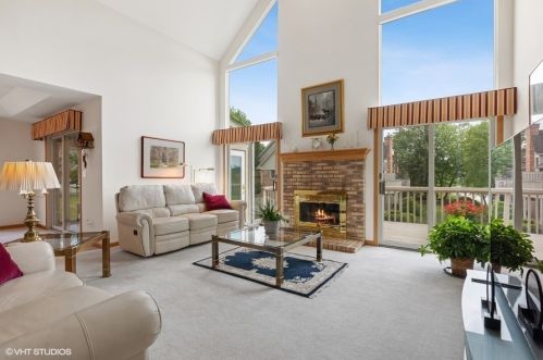 912 Wedgewood Dr, Bull Valley, IL 60014-6953