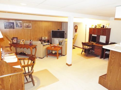 1882 Jenny Ln, Rochester MI 48309-3381 exterior