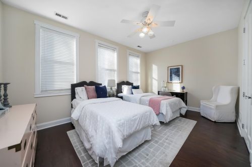 1725 Winchester Ave, Chicago IL 60622-1393 exterior