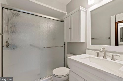 8600 Shadwell Dr, Alexandria, VA 22309-4630