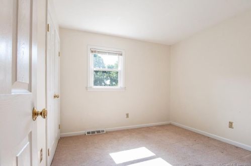 65 Covington Dr, Milford CT 06461-1805 exterior