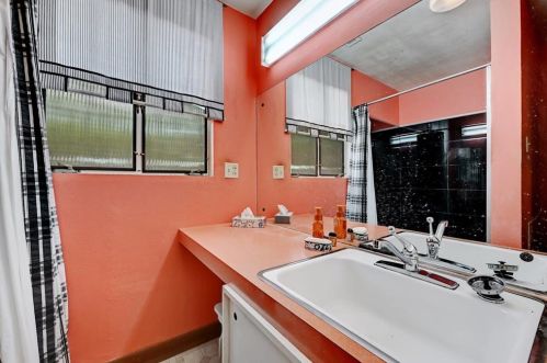 1806 Alta Vis Ave, Austin TX 78704-4350 exterior