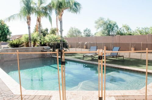 11832 25th Pl, Phoenix AZ  85028-1102 exterior