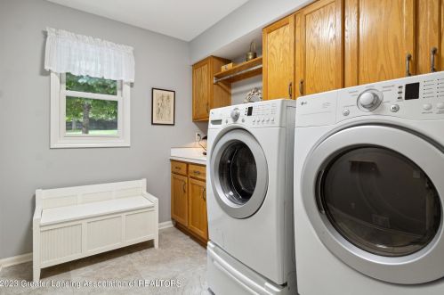 4406 Carmine Ct, Dewitt MI 48820-9183 exterior