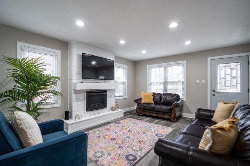 3318 13th St, Milwaukee, WI 53206-2848