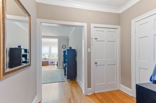 2235 Morse Ave, Chicago IL 60645-2932 exterior