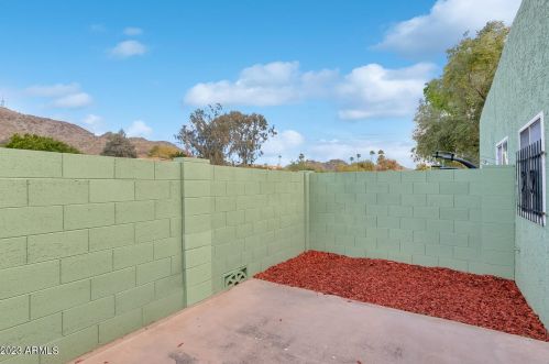 844 Cochise Dr, Phoenix AZ 85021-2151 exterior