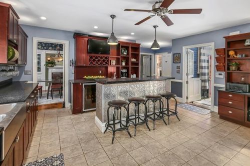 264 Highland St, Worcester MA 01602-2112 exterior