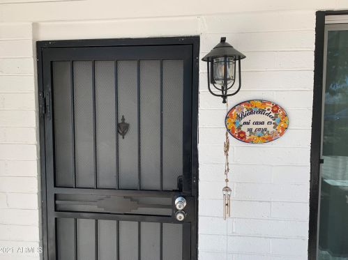 4233 42nd St, Phoenix AZ  85018-4207 exterior