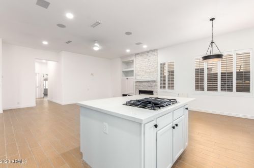 22037 55th St, Phoenix AZ  85054-7151 exterior