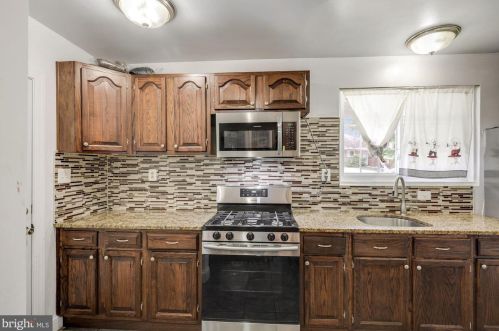 1109 Navahoe Dr, Silver Spring, MD 20903-3338