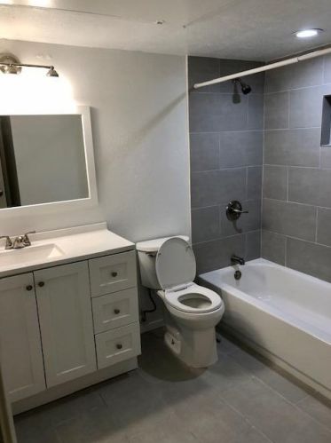 4837 Cedar Springs Rd, Dallas TX  75219-7223 exterior