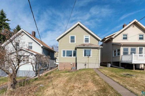 4020 4 St, Duluth MN 55805-1730 exterior