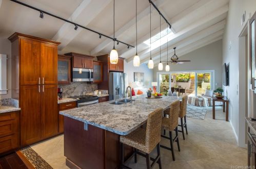 1175 Kaeleku St, Honolulu, HI 96825-3007