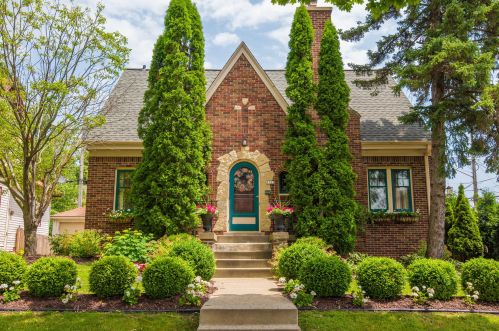 2722 Lefeber Ave, Milwaukee WI 53210-1140 exterior