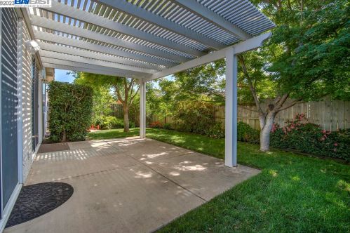 1150 Newmark Way, Folsom CA 95630-8504 exterior