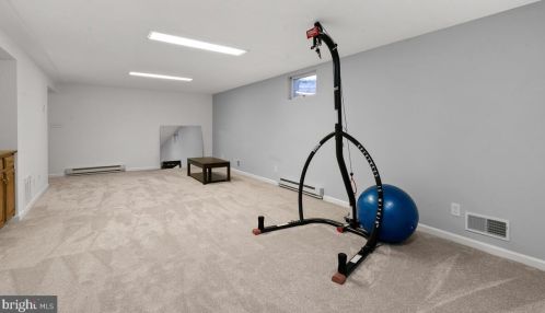 2 Granby Ct, Rockville MD 20855-1406 exterior