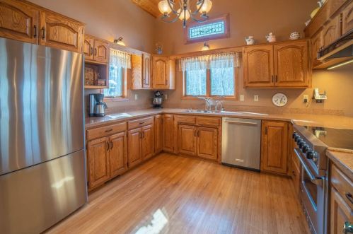 1901 Rice Lake Rd, Duluth MN 55811-4812 exterior