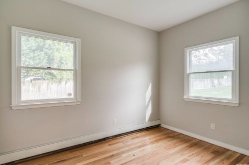 10 Buttonwood Dr, Huntington Station NY 11746-4803 exterior