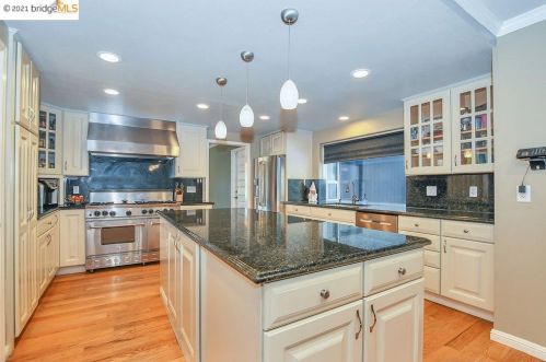 1180 Ridgemont Pl, Concord CA 94521-4831 exterior