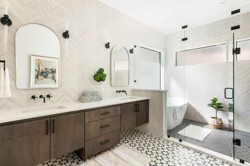 8512 Appalachian Dr, Austin TX 78759-7930 exterior