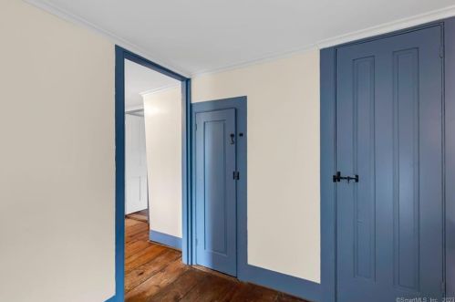 83 Maple St, Ellington CT  06029-3350 exterior