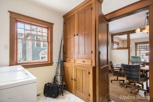 211 Liberty St, Belding MI 48809-1733 exterior