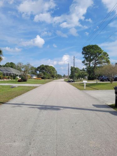 457 Walters Ter, Fort Pierce FL  34983-3878 exterior