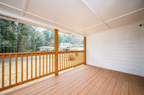 1430 Centra Villa Dr, Atlanta GA  30311-3426 exterior