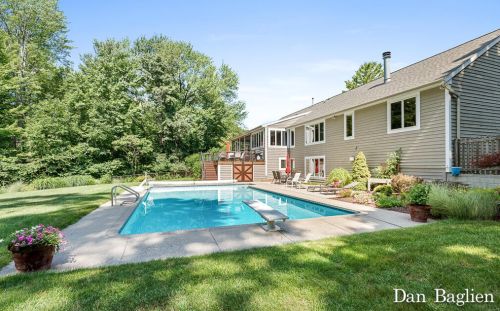 1069 Randall Rd, Meskegon MI 49441-4870 exterior