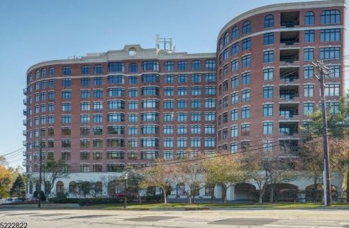 616 Orange Ave, Maplewood NJ  07040-1047 exterior