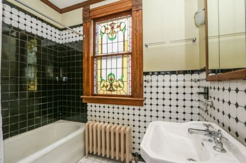 95 Dartmouth St, Springfield MA 01109-3909 exterior