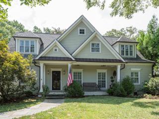 2601 Sharondale Dr, Atlanta GA  30305-3811 exterior