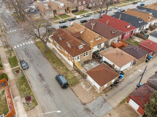 8559 Dante Ave, Chicago, IL 60619-6513