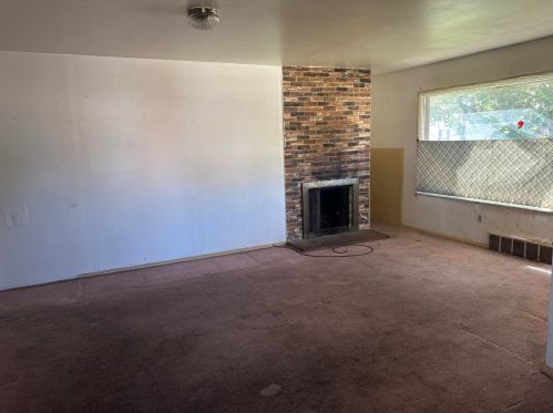 4072 45th St, Milwaukee, WI 53216-1519