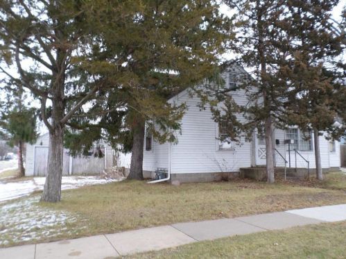328 Butts Ave, Tomah WI 54660-2404 exterior