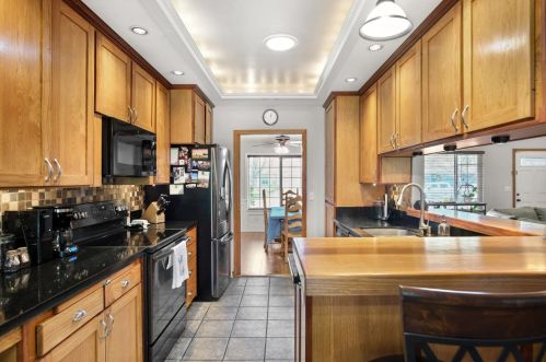 161 Elena Ct, Turlock CA  95380-4233 exterior