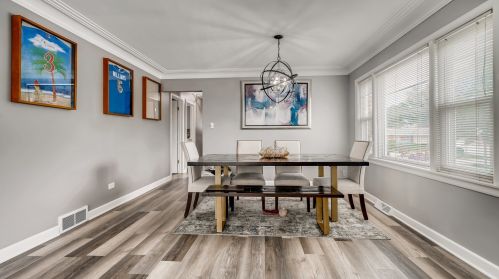 9300 Avers Ave, Chicago IL 60625-6304 exterior