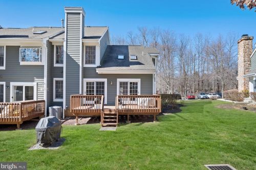 48 Coriander Dr, Princeton NJ 08540-9428 exterior