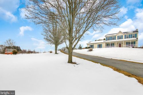 7141 Un Deposit Rd, Hummelstown PA 17036-9213 exterior