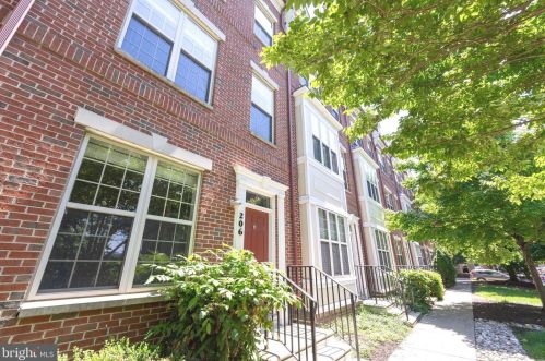 206 Admirals Way, Philadelphia PA 19146-5213 exterior