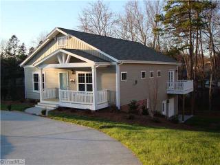 312 Cotswold Ln, King, NC 27021-8232