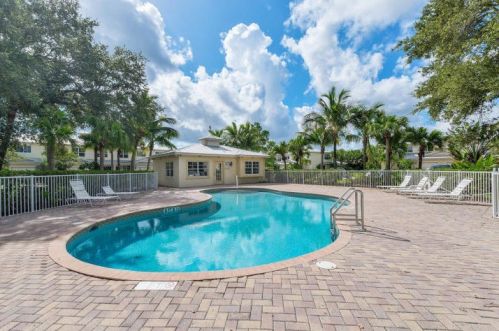 3940 Sabal, Fort Pierce FL 34981-5117 exterior