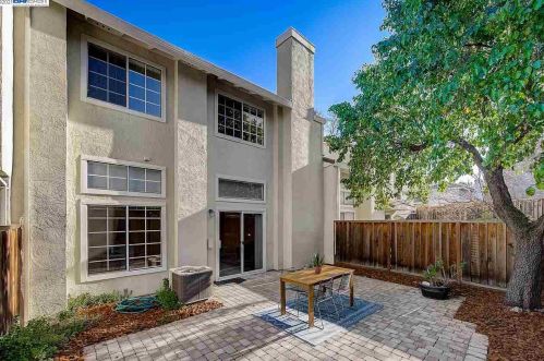 1036 Pinehurst Ct, Concord CA 94521-4532 exterior