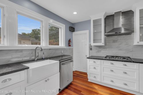 308 Monmouth Rd, West Long Branch NJ 07764-1028 exterior