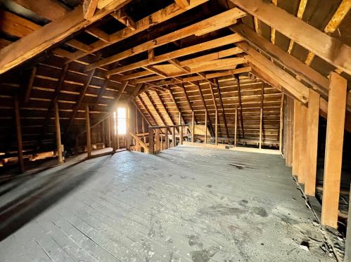 460 Clay Ave, Meskegon MI 49440-1002 exterior